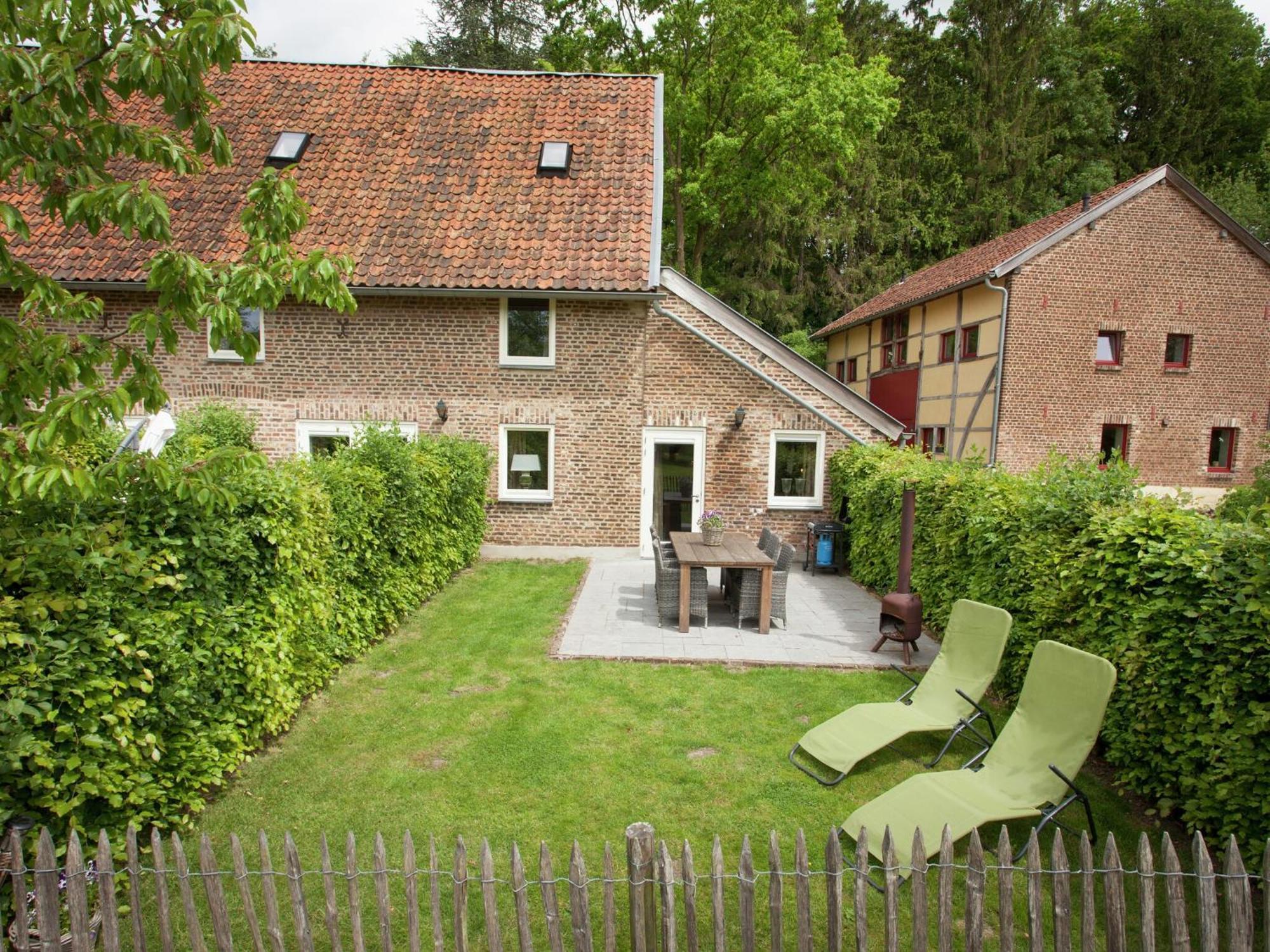Stunning Holiday Home near Forest in Slenaken Eksteriør bilde
