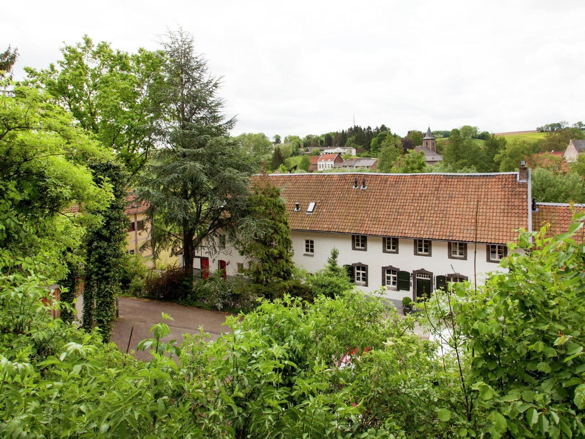 Stunning Holiday Home near Forest in Slenaken Eksteriør bilde