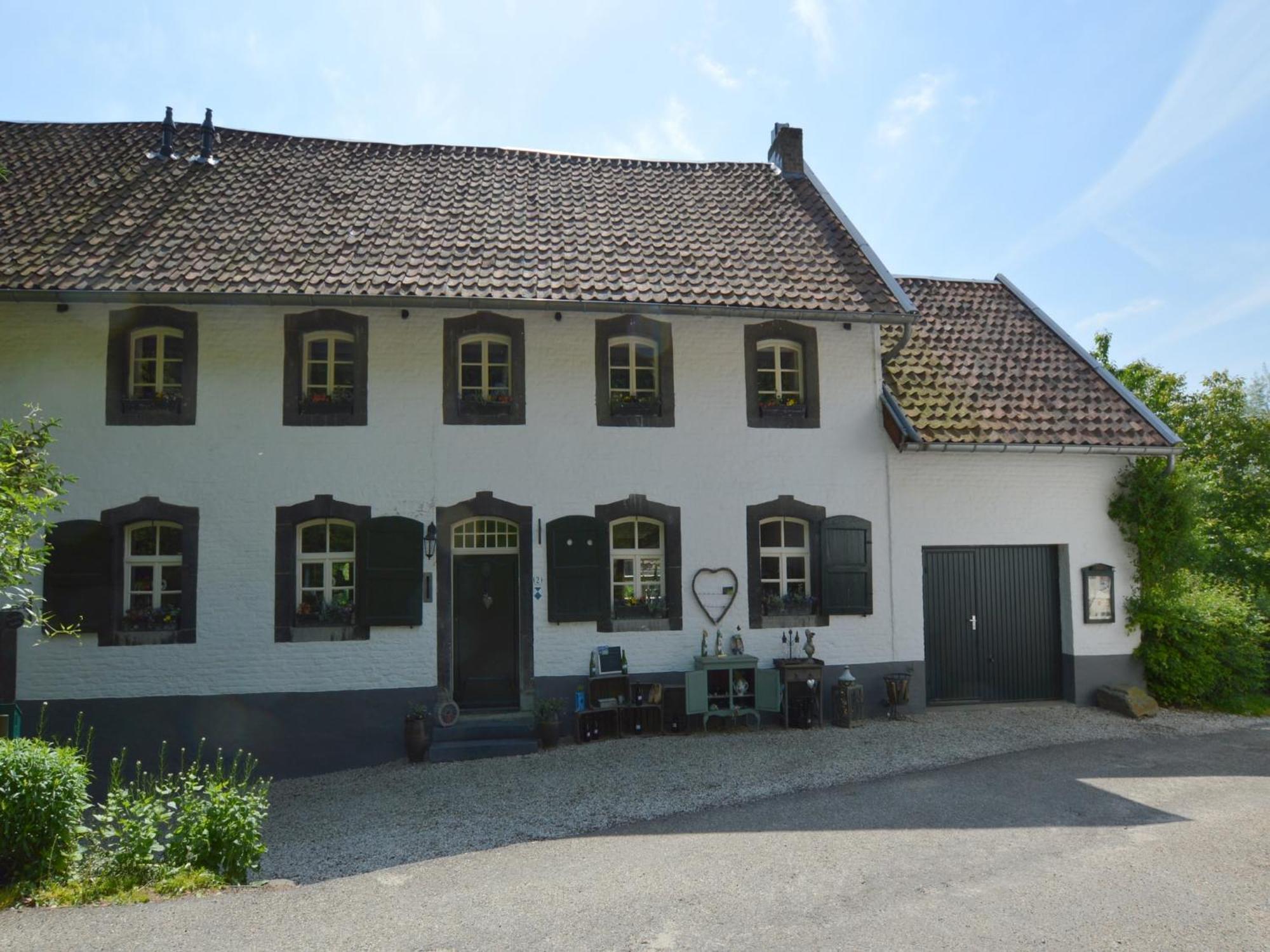 Stunning Holiday Home near Forest in Slenaken Eksteriør bilde